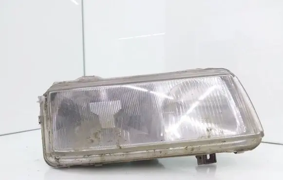 Volkswagen PASSAT B4 Headlight/headlamp 14197000