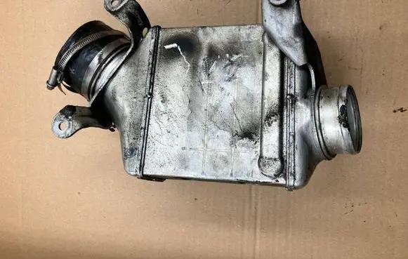BMW 7 F01 F02 F03 F04 Intercooler radiator 7575404 P3425004