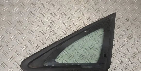 Toyota Verso-S Front triangle window/glass 