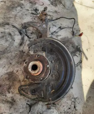 Volkswagen PASSAT B5.5 Front wheel hub spindle knuckle
