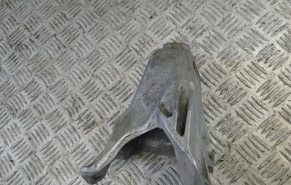 Porsche Macan (95B) Engine mount bracket