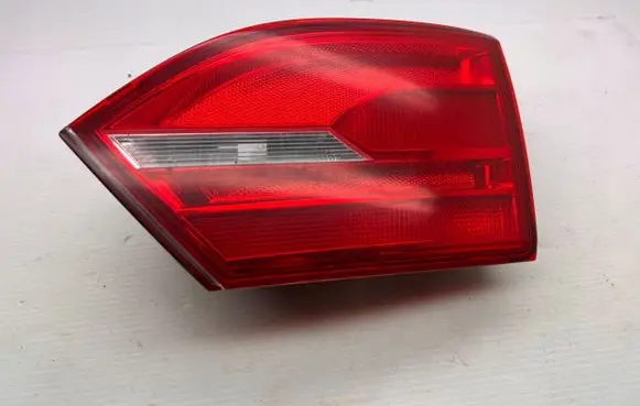 Volkswagen Jetta VI Tailgate rear/tail lights