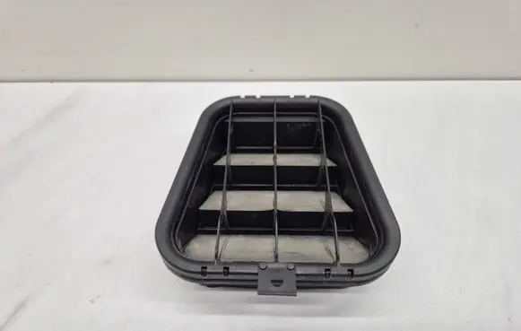 Audi Q3 8U Quarter panel pressure vent 4B0819181B