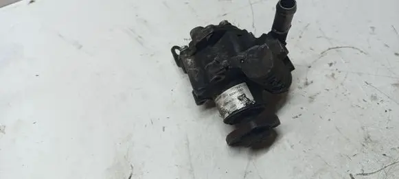 BMW X1 E84 Power steering pump 678045902