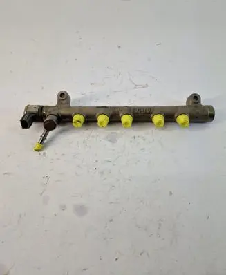 Volvo V40 Fuel main line pipe 31303612