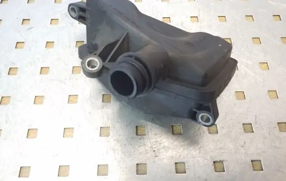Jeep Grand Cherokee (WK) Intake resonator A6421400087