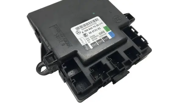 Mercedes-Benz Sprinter W906 Door control unit/module A1698207526 05072362
