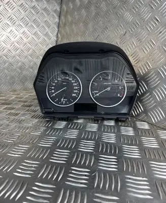 Speedometer (instrument cluster)