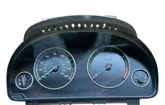 BMW 5 F10 F11 Speedometer (instrument cluster) 924934701 211994806 43997981