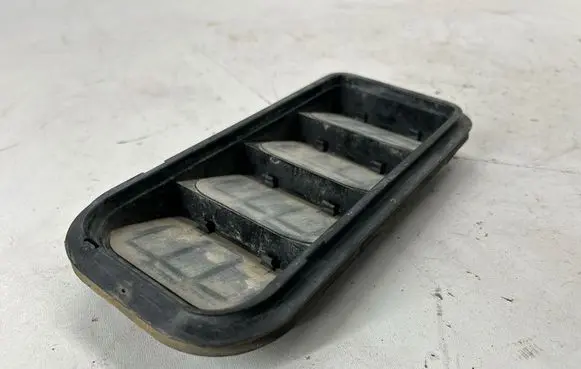 Volkswagen Tiguan Allspace Quarter panel pressure vent 7N0819465D