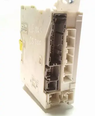 Lexus GS 300 350 430 450H Fuse module 8273030272 8267230131 9896