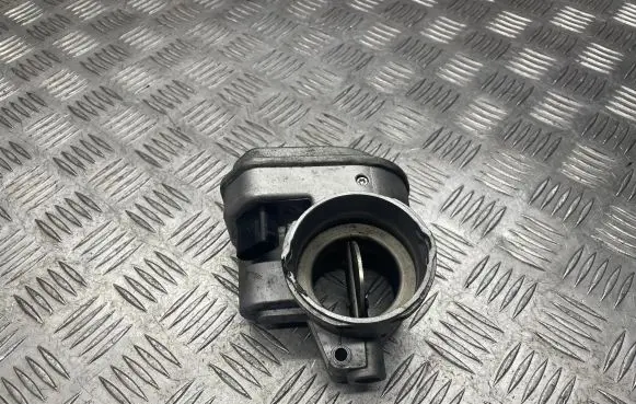 Audi A4 S4 B7 8E 8H Throttle valve 1500199 310012