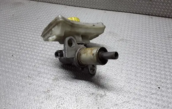 Volkswagen PASSAT B5.5 Master brake cylinder 8E0611301