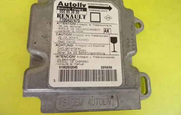 Renault Megane I Airbag control unit/module 7700437475 550803600