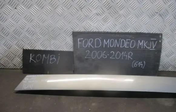 Ford Mondeo MK IV Tailgate trim 