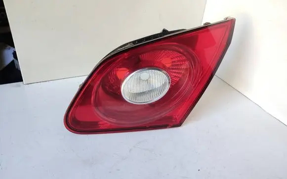 Tailgate rear/tail lights