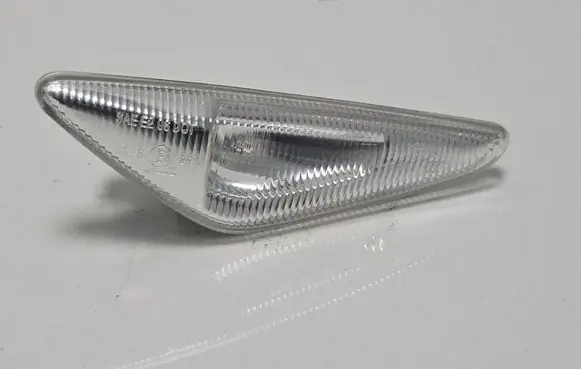 BMW X5 E70 Front fender indicator light 7267977 7171007 135W07W