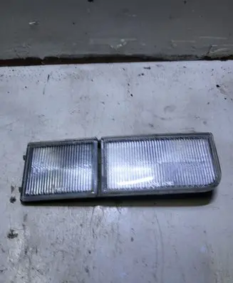 Volkswagen PASSAT B4 Front reflector 125083B