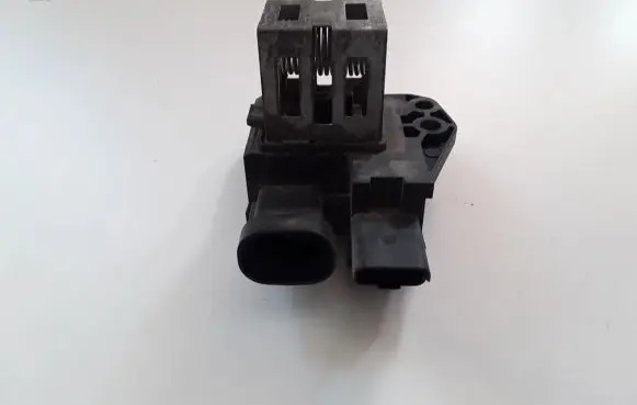 Coolant fan relay