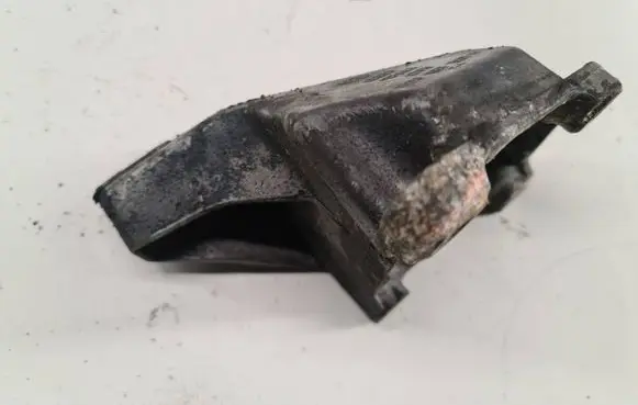 Audi A6 S6 C5 4B Engine mounting bracket 8D0199307G