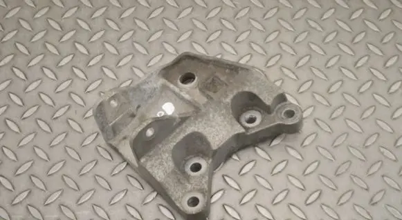 Land Rover Range Rover Evoque L538 Engine mounting bracket GJ326P096AE