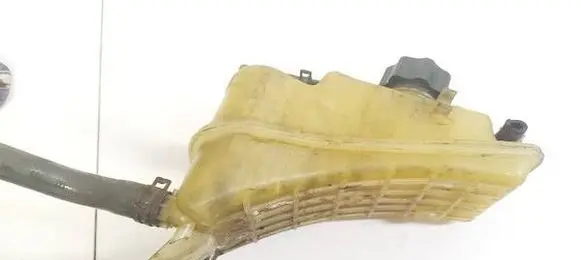 Coolant expansion tank/reservoir