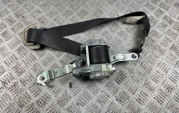 Subaru Legacy Front seatbelt