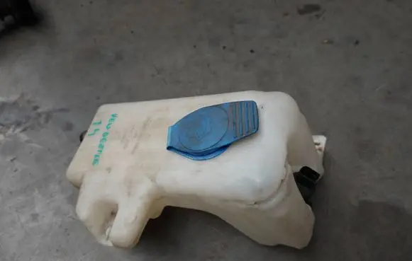 Volkswagen New Beetle Windshield washer fluid reservoir/tank 1C0955449K