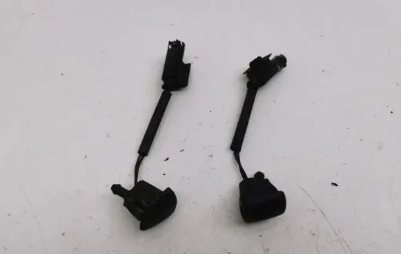 BMW 5 E60 E61 Windshield washer spray nozzle 