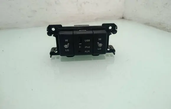 Hyundai Santa Fe Seat heating switch 201006175