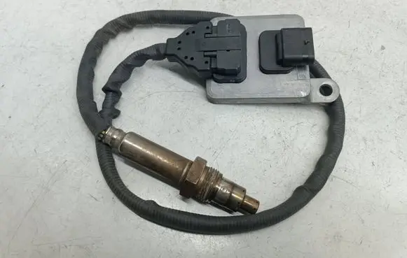 Mercedes-Benz C W205 Lambda probe sensor A0009055106 0009055106