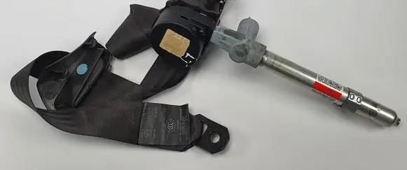 Volvo C70 Rear seatbelt 30787362