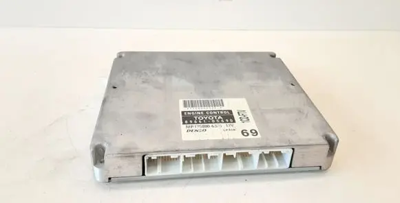 Toyota Avensis T250 Engine control unit/module 8966105690 MB1758006325