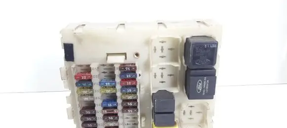 Ford Focus Fuse module 98AG14A073AG