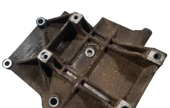 Volkswagen PASSAT B5 A/C compressor mount bracket 028260885A
