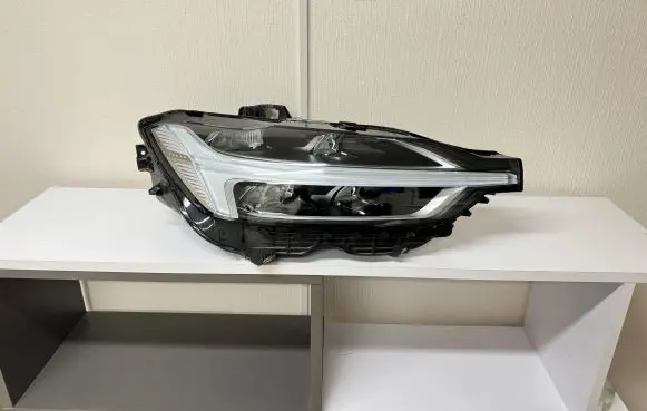 Volvo XC60 Headlight/headlamp 32133545 4E4E551E3A 400000034447886