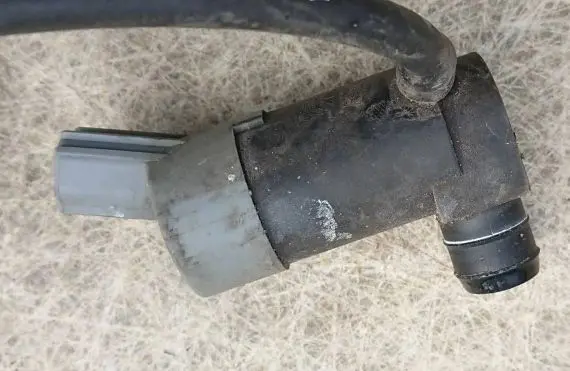 Jaguar XF X250 Windscreen/windshield washer pump
