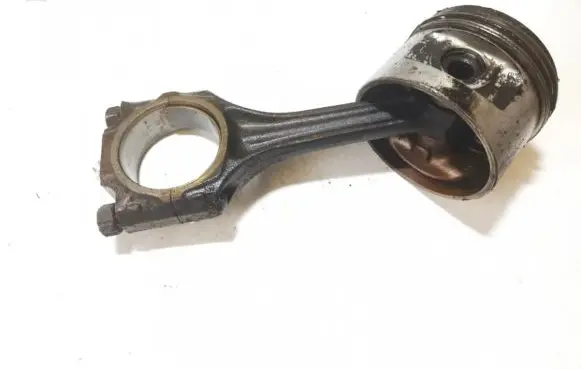 Volkswagen PASSAT B3 Piston with connecting rod 053c
