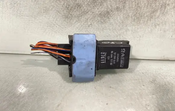 Volvo C30 Glow plug pre-heat relay 51299049 9666671780