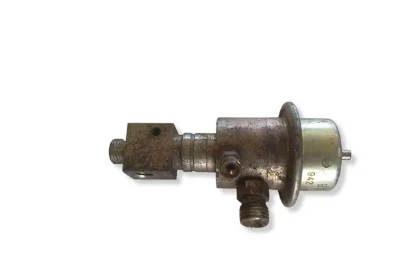 Audi 200 Fuel pressure regulator 034133534L