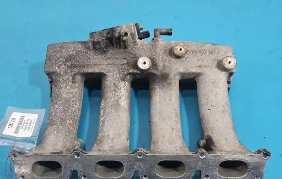 Volkswagen PASSAT B5.5 Intake manifold 06B133223D IMPRK1557316