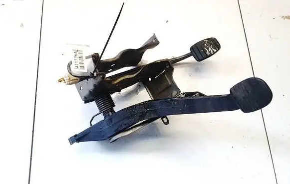 Dacia Sandero Clutch pedal 46510697CR