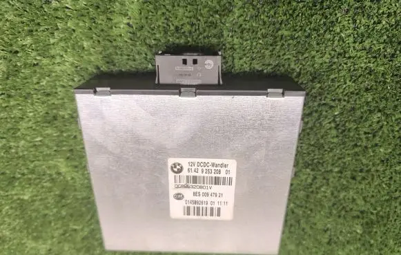BMW 5 E60 E61 Voltage converter/converter module 9253208 00947921