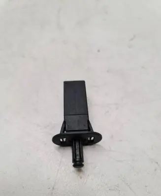 BMW 3 E90 E91 Fuel tank opening switch 82289392
