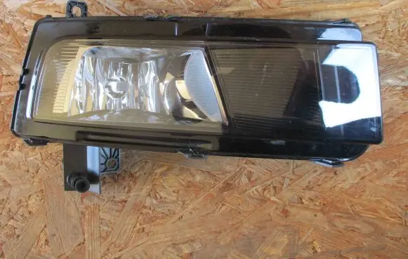 Volkswagen Touran III Front fog light 5TA941662A