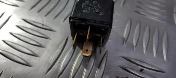Volkswagen Jetta II Other relay 443811445 441.0.4025-133.6