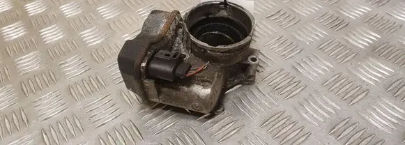 Volkswagen Touran I Throttle valve 03G128063B