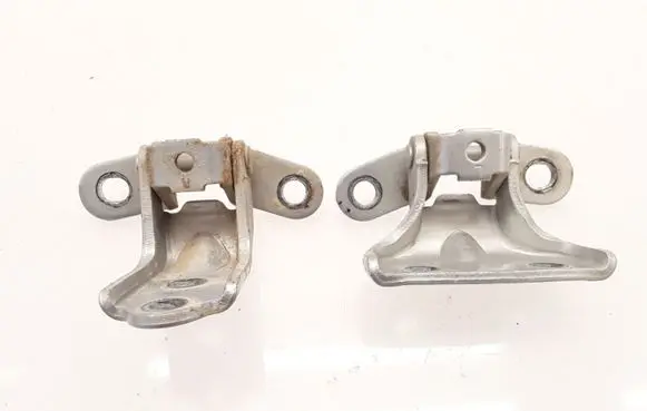 Rear door hinge set