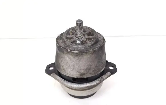 Audi Q7 4L Engine mount bracket 7L8199131A