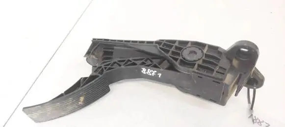 Mercedes-Benz ML W164 Accelerator throttle pedal A1643000504 220910